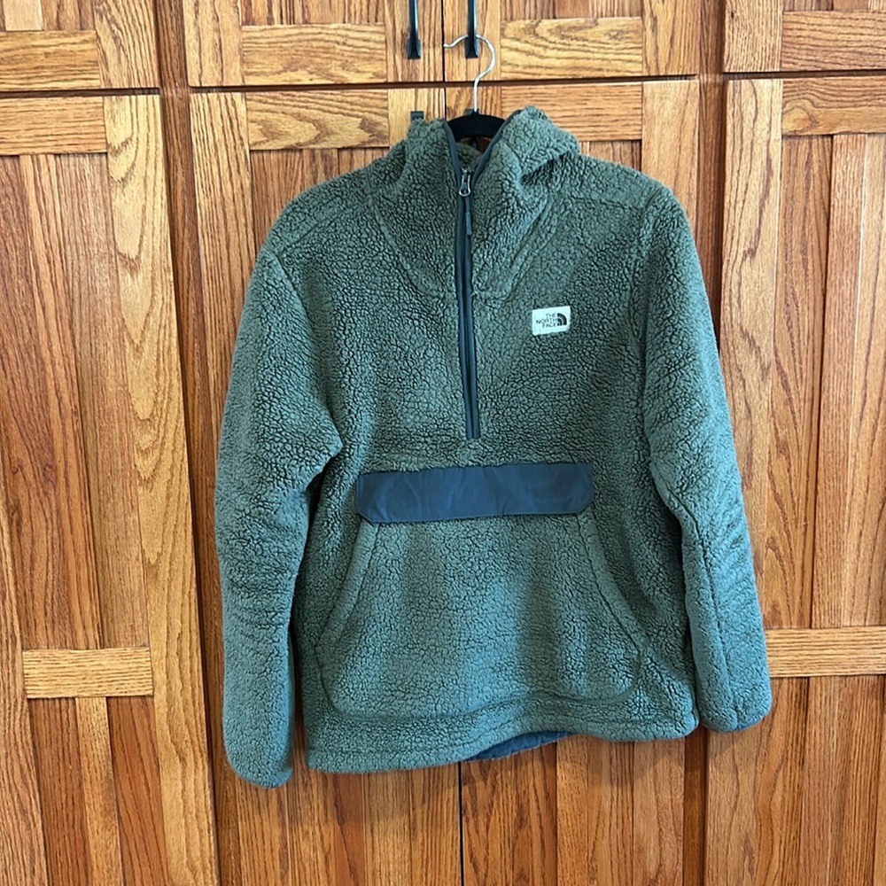 North Face Men’s Campshire Pullover Hoodie. Medium